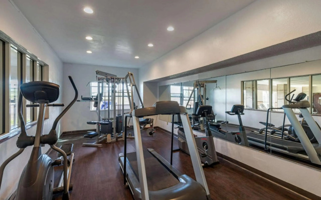 Quality Suites Addison - Dallas