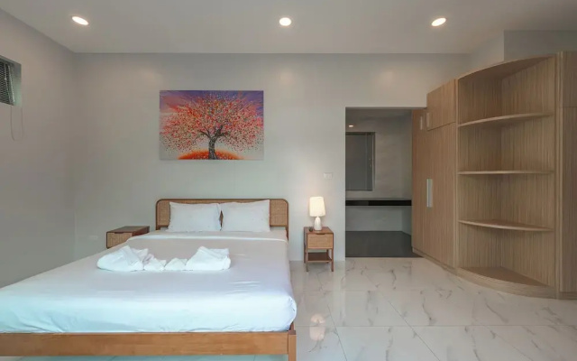 3BR Walk to Beach 7 Min to Beach V189
