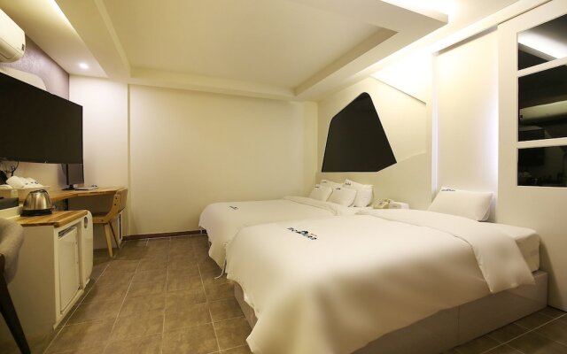 Modern Hotel