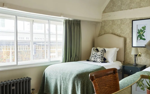 The Old Coach House - From 500 Per Night