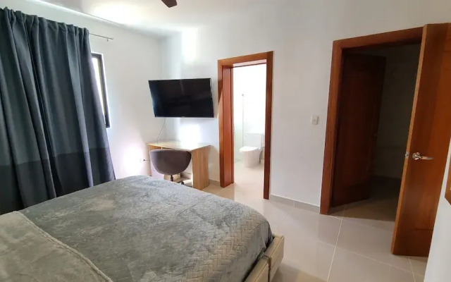 Torre de lujo con piscina y seguridad