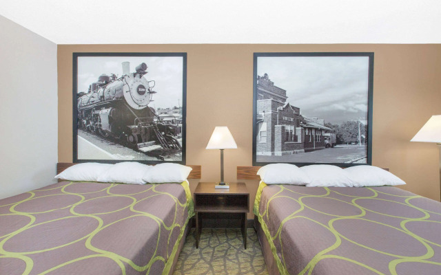 Super 8 by Wyndham Belleville