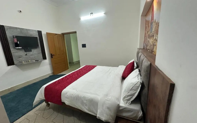 Geetatri Luxury Homestay