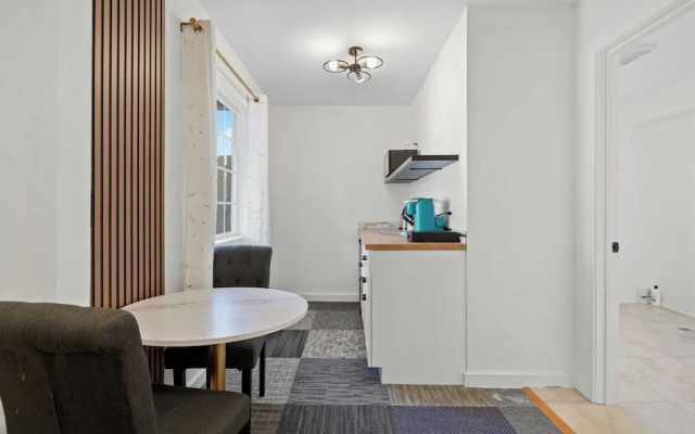 Spacious 5BR Retreat 8 Beds Beach & Golf