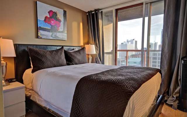 Atlas Suites - Bay & College