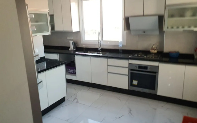 Familiar Luxury Apartment