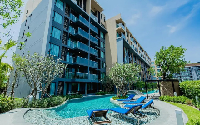 The Aristo Resort 32 by Holy Cow