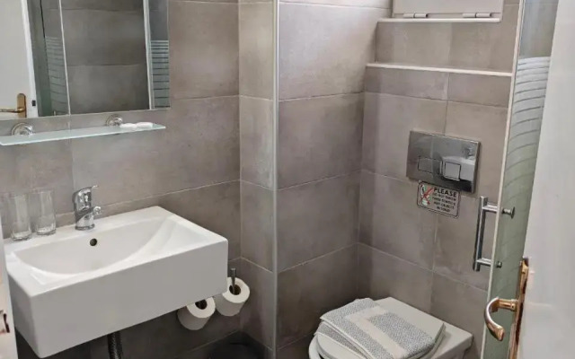 Karis Hotel