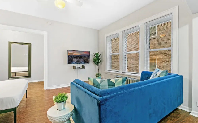 Sunlit Studio - Lunt 1429 rep