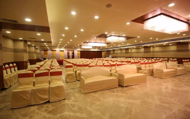OYO Premium Jubilee Garden Jawahar Road