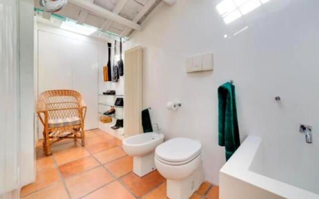 Luxury Art Apt With Terrace In Trastevere