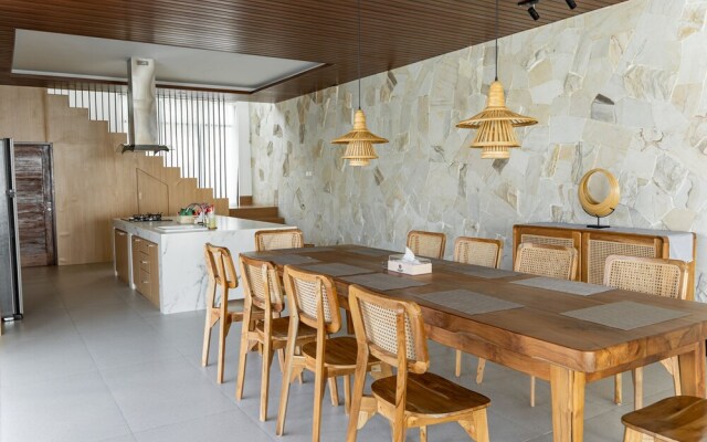 Sunshine City View Villa 6BR wth a private Heated Pool