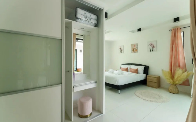 Pool villa at Kamala Regent by Lofty