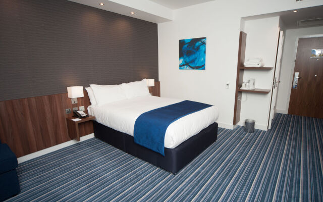 Holiday Inn Express Aberdeen Airport, an IHG Hotel