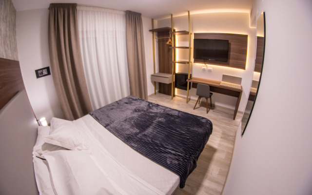 8 Room Hotel