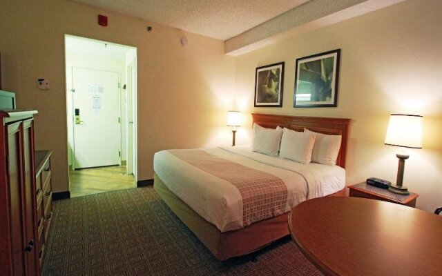La Quinta Inn And Suites Orlando South