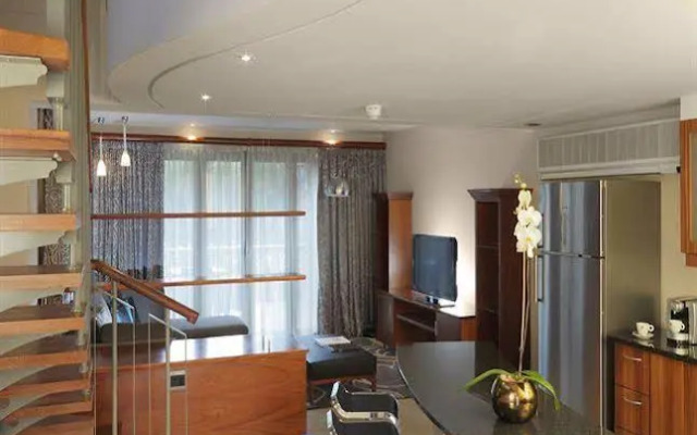 Moloko Executive Apartments & Hotel