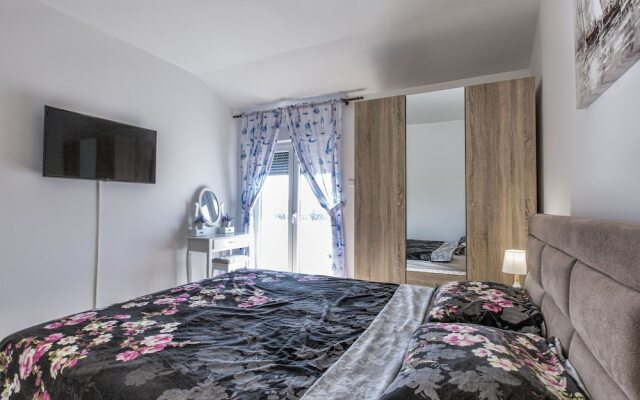 Secluded Holiday Home in Cesarica, Karlobag Near the Sea