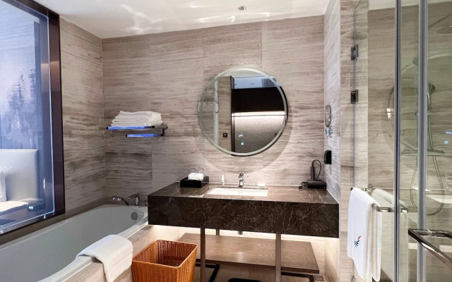 White Swan VYV Hotel