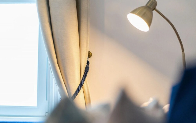 The Jam - Cunningly Good Cunningham Street Apartment