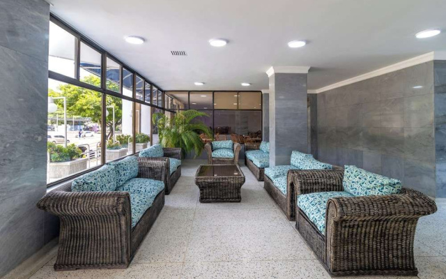 Hotel Axis Inn By GEH Suites