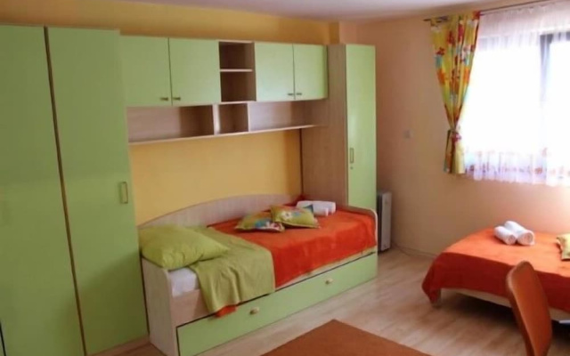 Apartment Dina