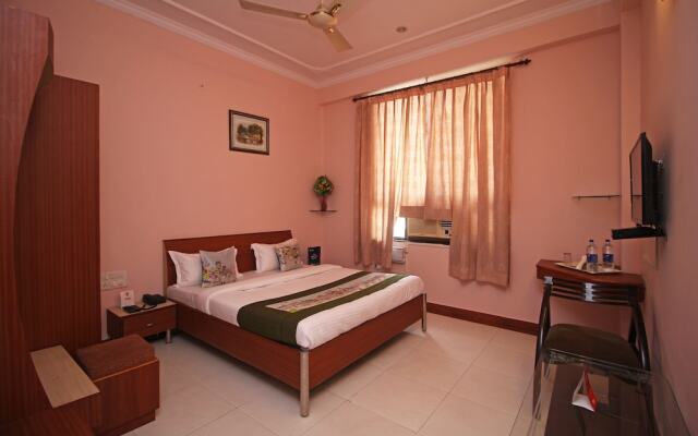 OYO 9143 Hotel Maharani