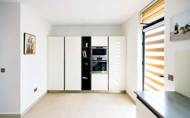 Incredible 3 Bedroom Apartment Space Available
