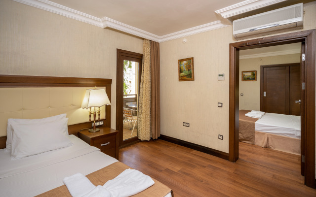Latanya Park Resort