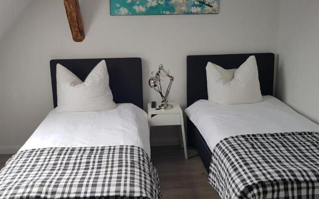 "Familientreff" in schöner moderner Ferienwohnung für 12 Personen im Oberharz!