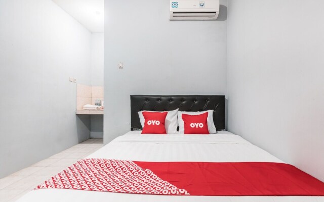 OYO Living 1756 Amira Guest House