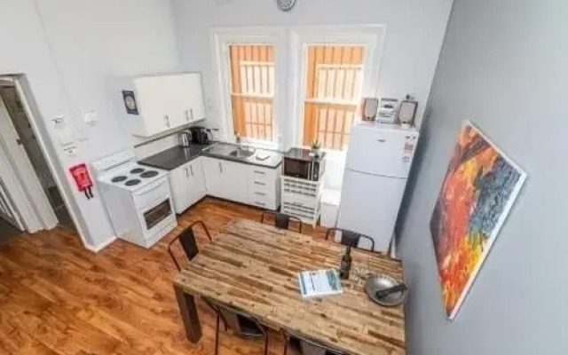Five Ways CBD Apartment - Spacious, Wifi, Free Parking