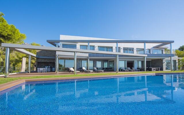 Villa - 5 Bedrooms with Pool, WiFi and Sea views - 105009