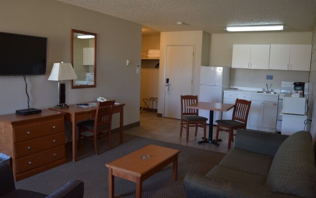 Guest House Inn & Suites