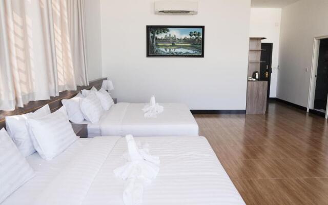 Apple Hotel Three