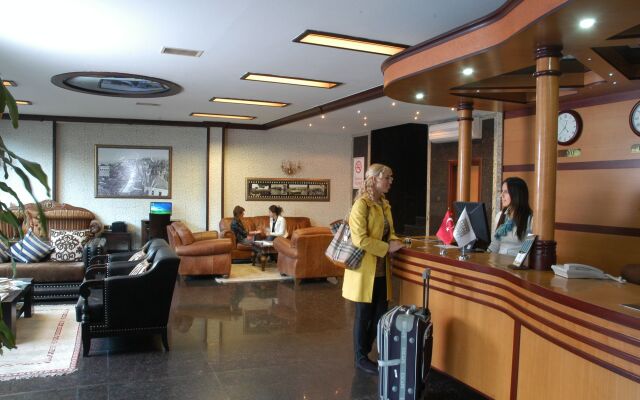Saren Otel