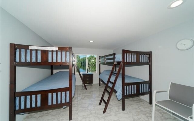 Beach N Lake - 3 Br Home