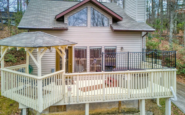 Mtn Chalet w Pool-hot Tub-gym-game Room-sauna