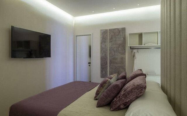 Room 230 Roma Luxury Suites