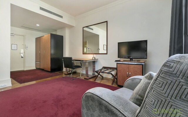 QV Studio with Hotel Amenities Gym and Pool - 924