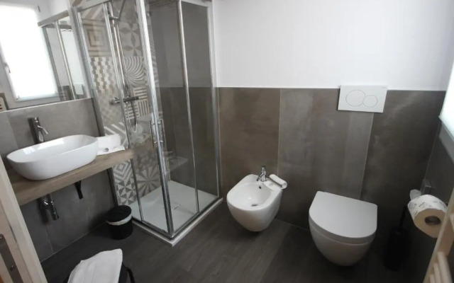 Pove 2.4 Hotel