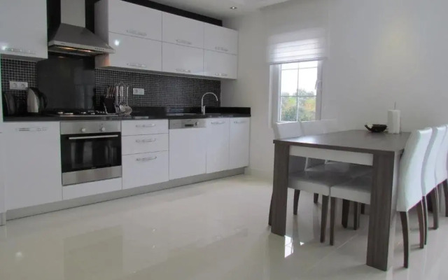 Side Aquamare Residence