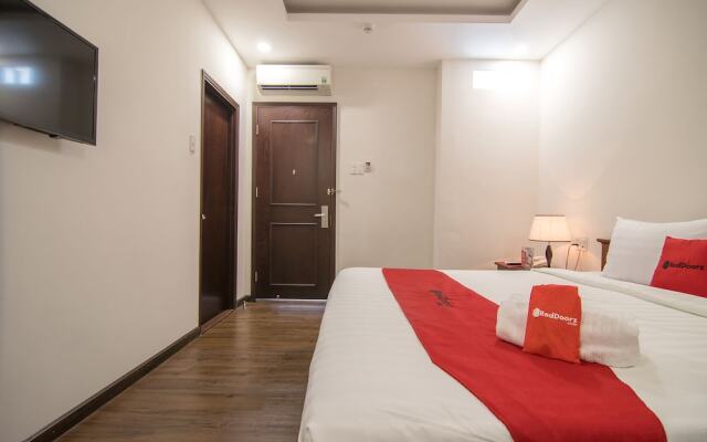 RedDoorz Premium near Bai Sau