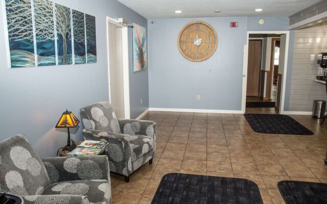 Americas Best Value Inn & Suites Detroit Lakes