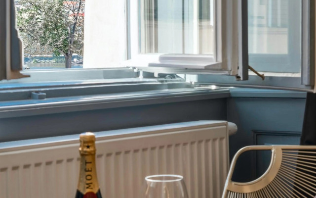 Emperor Castle View Suite