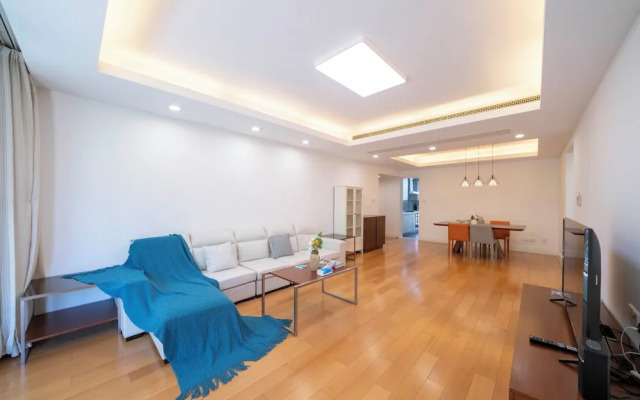 Tyms Stylish 3BR 2BA Apt Xujiahui Metro