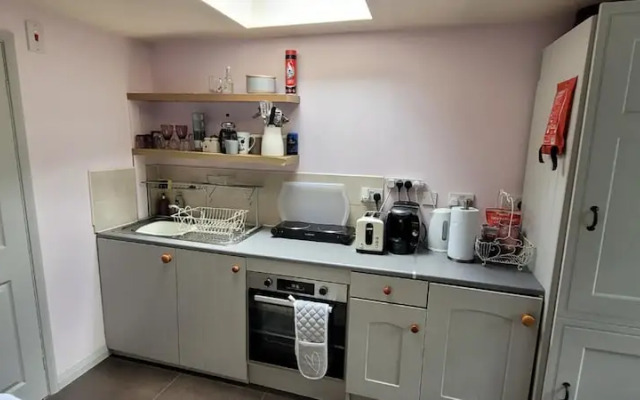 Cosy Self-contained Studio Flat in Bristol