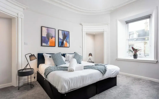 The Annick Suite No.1