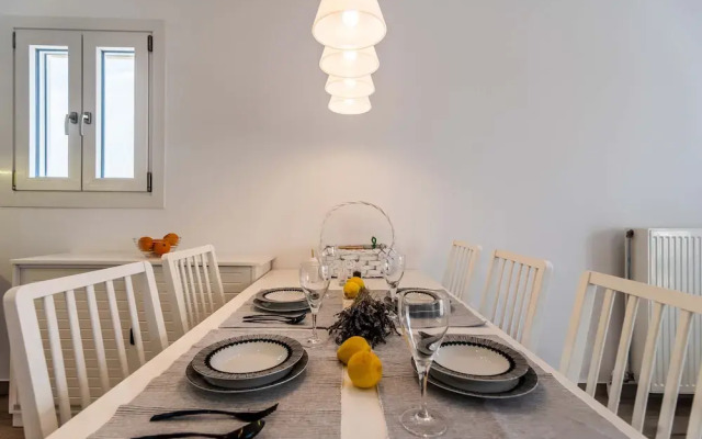 White Rock Milos Suites