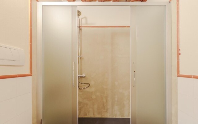 The 1400 s Apartment